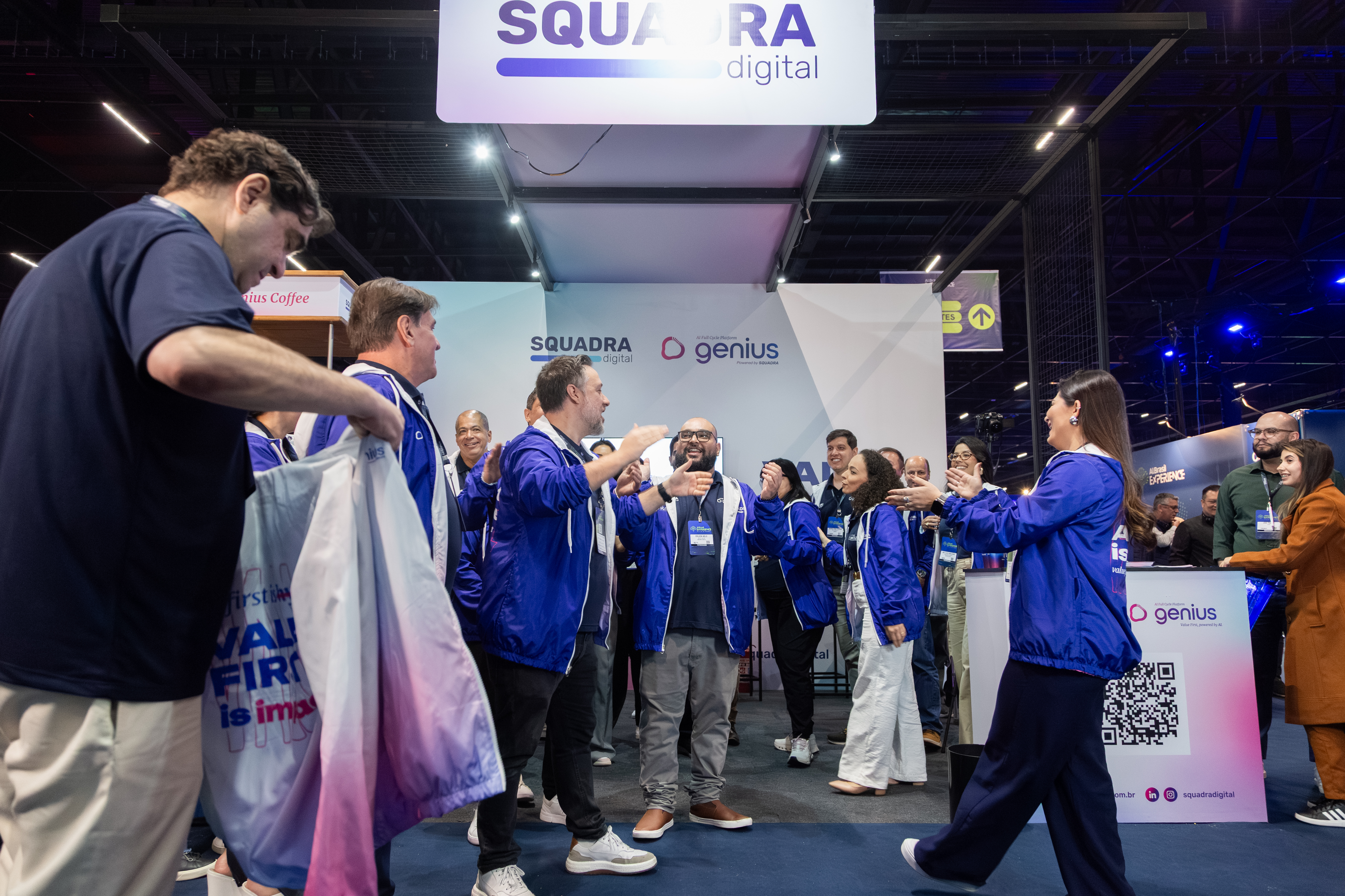 Troca de uniformes da SQUADRA no AI Brasil Experience 2025 Troca de uniformes da SQUADRA no AI Brasil Experience 2025